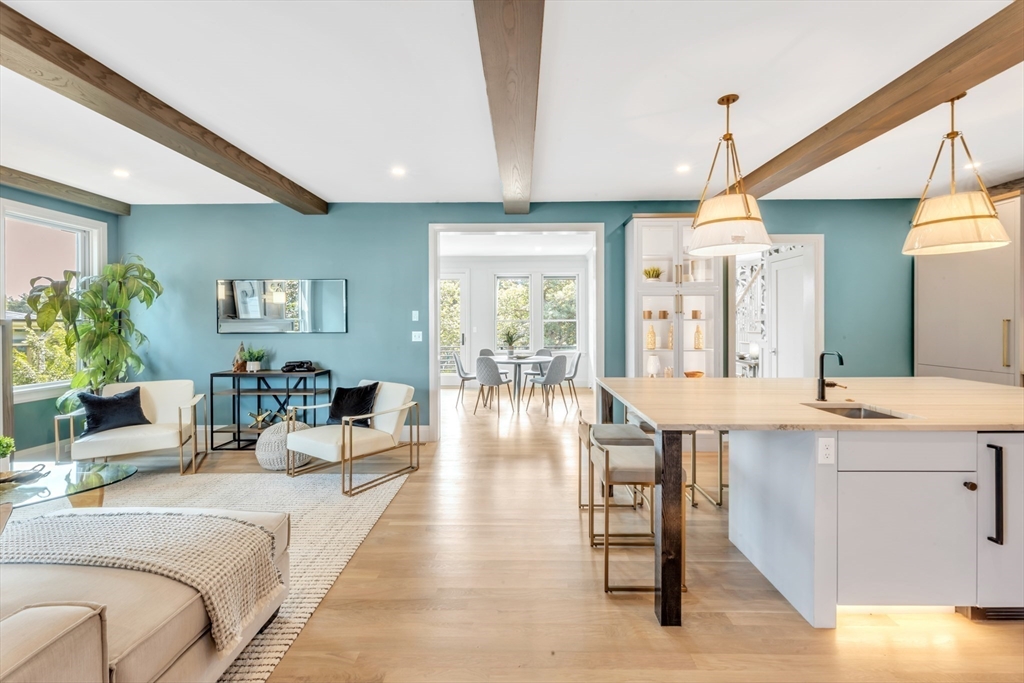 372 Arborway Boston, MA 02130 - Photo 11 of 42 Gallery Image 11