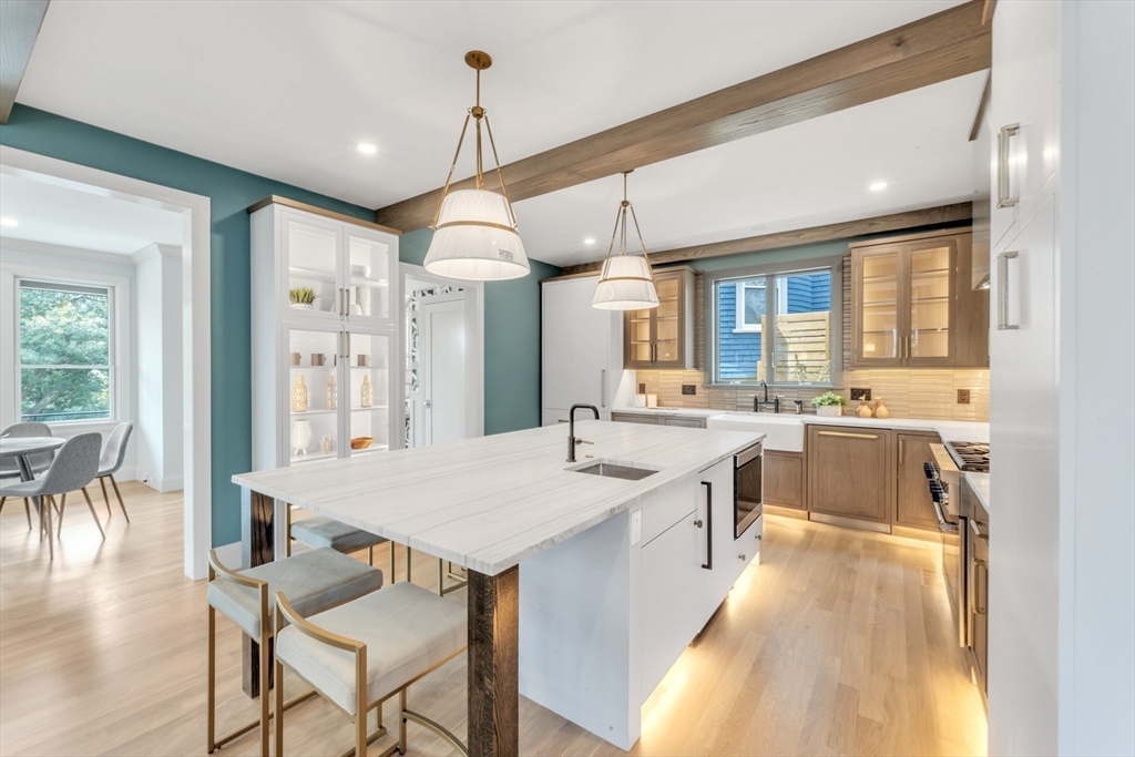 372 Arborway Boston, MA 02130 - Photo 5 of 42 Gallery Image 5