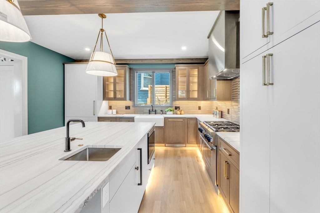 372 Arborway Boston, MA 02130 - Photo 6 of 42 Gallery Image 6