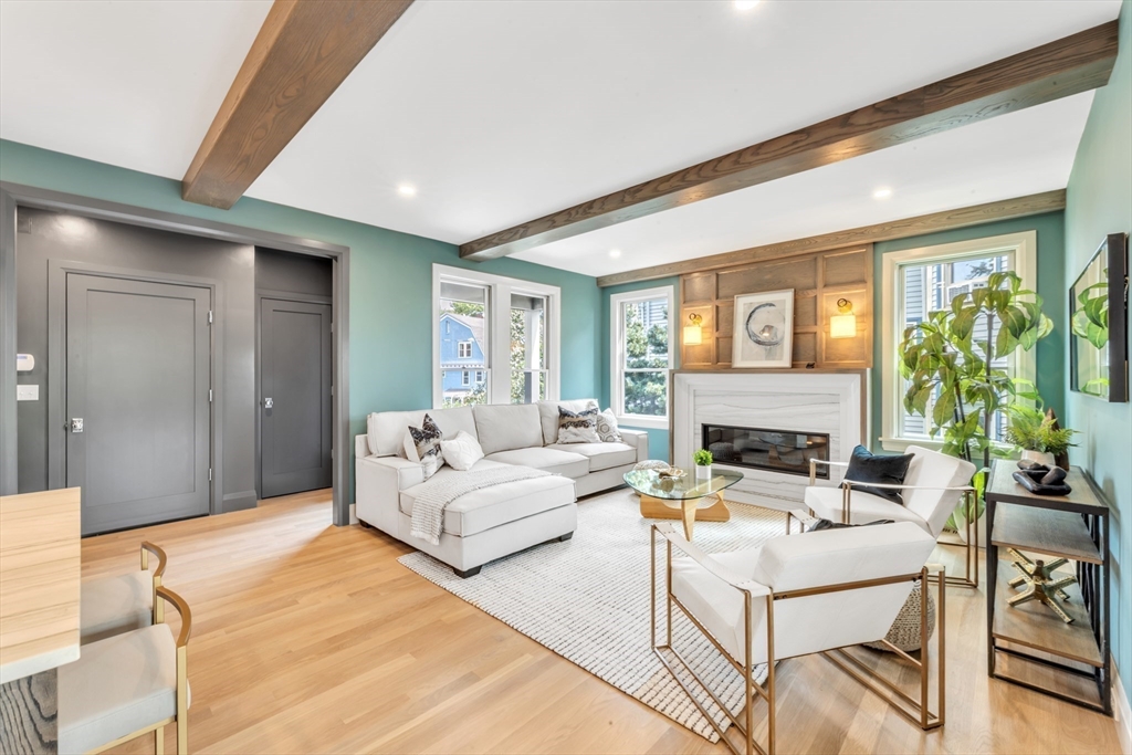 372 Arborway Boston, MA 02130 - Photo 8 of 42 Gallery Image 8