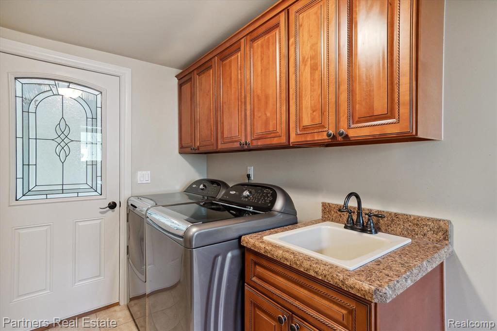 8819 Riverside Drive Brighton, MI 48116 - Photo 15 of 53