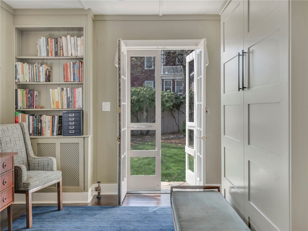 225 5th Street Providence, RI 02906 - Photo 14 of 44