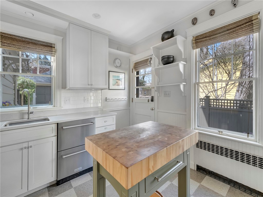 225 5th Street Providence, RI 02906 - Photo 27 of 44