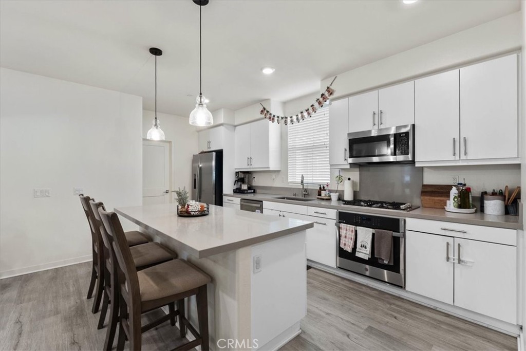 8245 Inventor Street Chino, CA 91708 - Photo 12 of 35 Kitchen