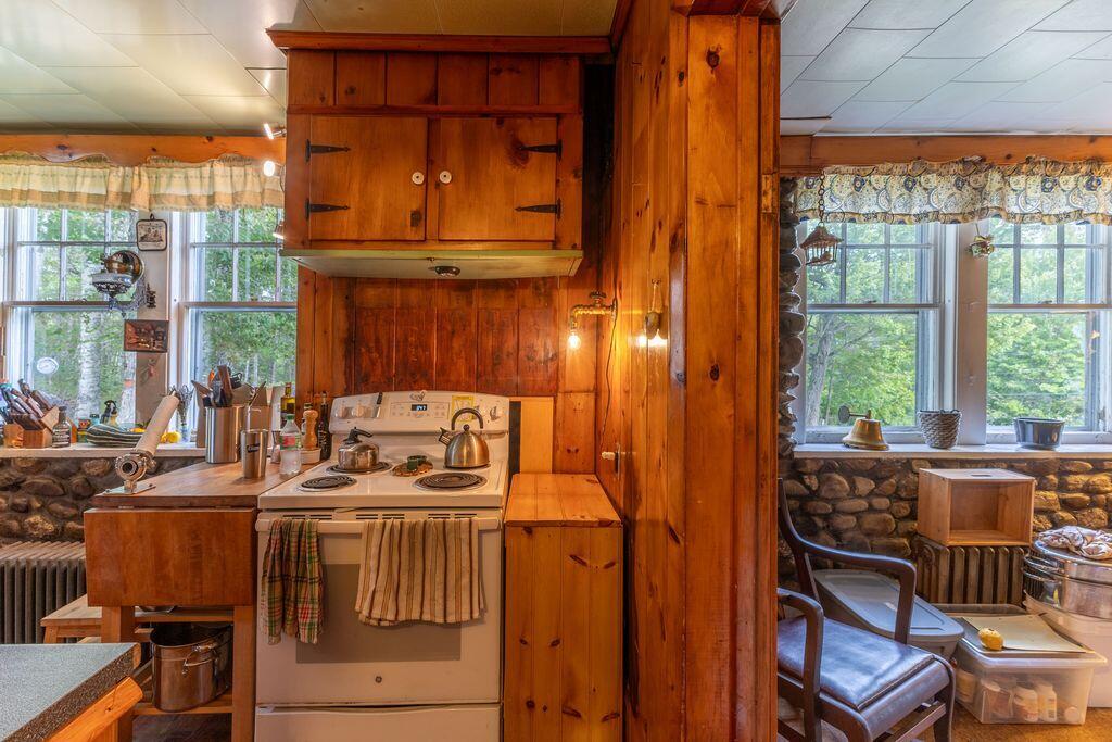 394 Green Lake Road Dedham, ME 04429 - Photo 8 of 44 fDkyT6Dg