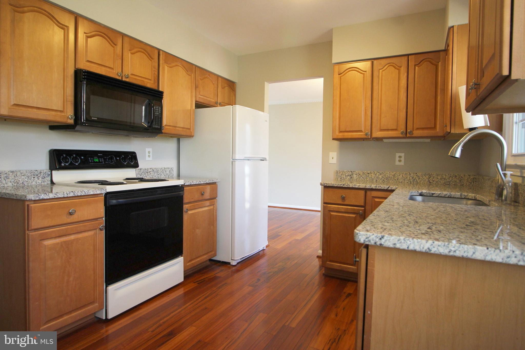 5779 Heming Avenue Springfield, VA 22151 - Photo 4 of 30