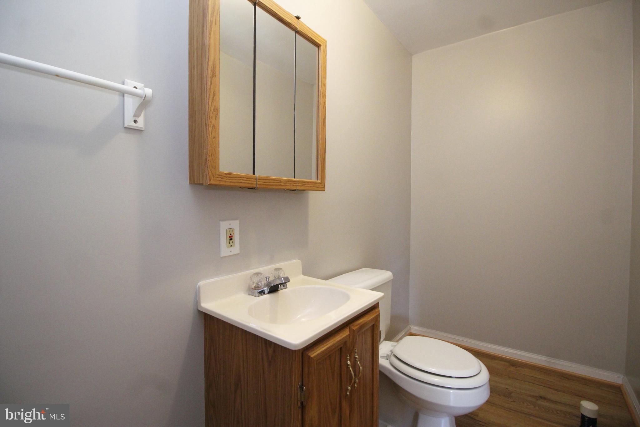 5779 Heming Avenue Springfield, VA 22151 - Photo 7 of 30