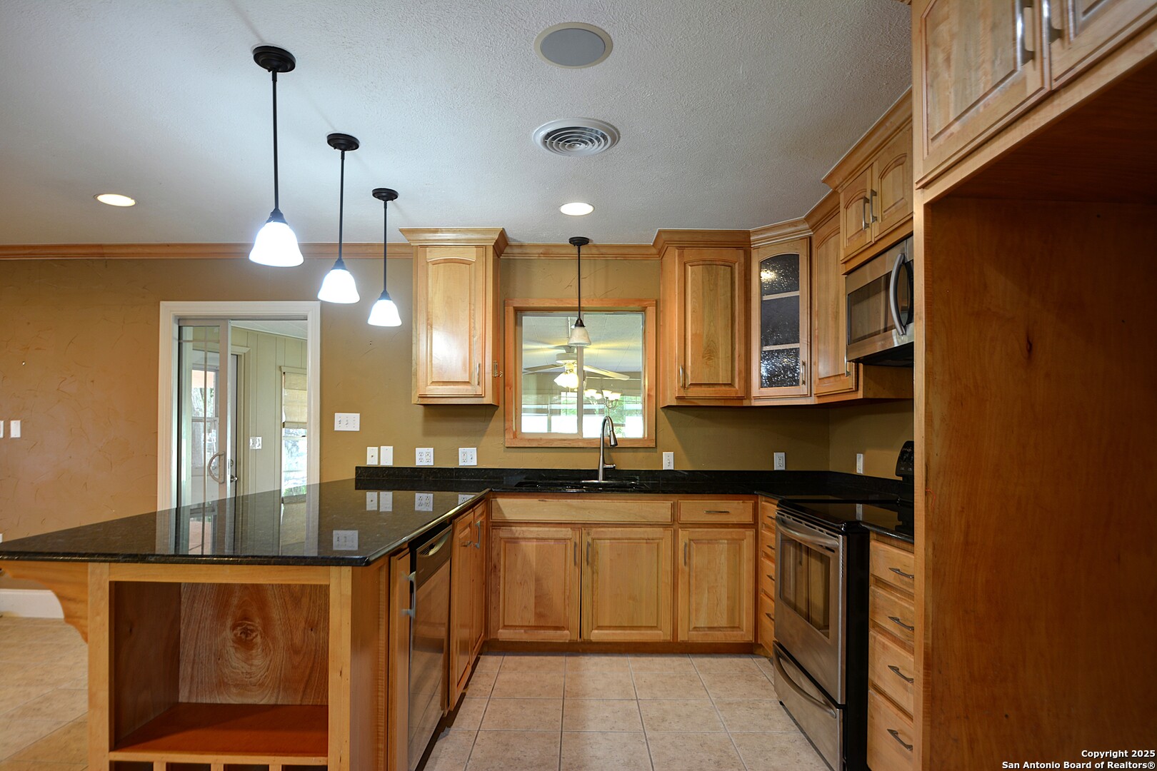 416 Valley Kerrville, TX 78028 - Photo 13 of 53