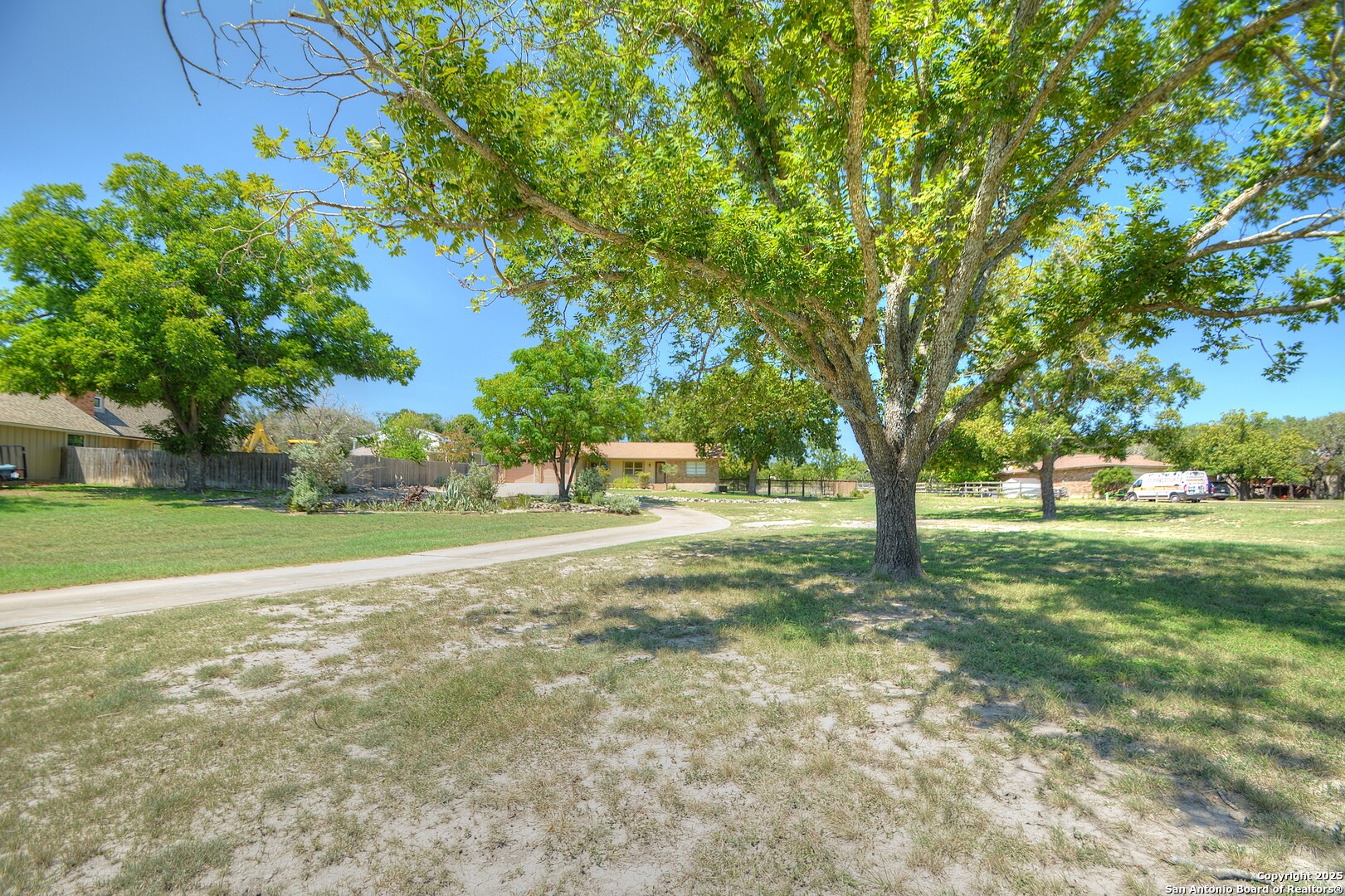 416 Valley Kerrville, TX 78028 - Photo 3 of 53