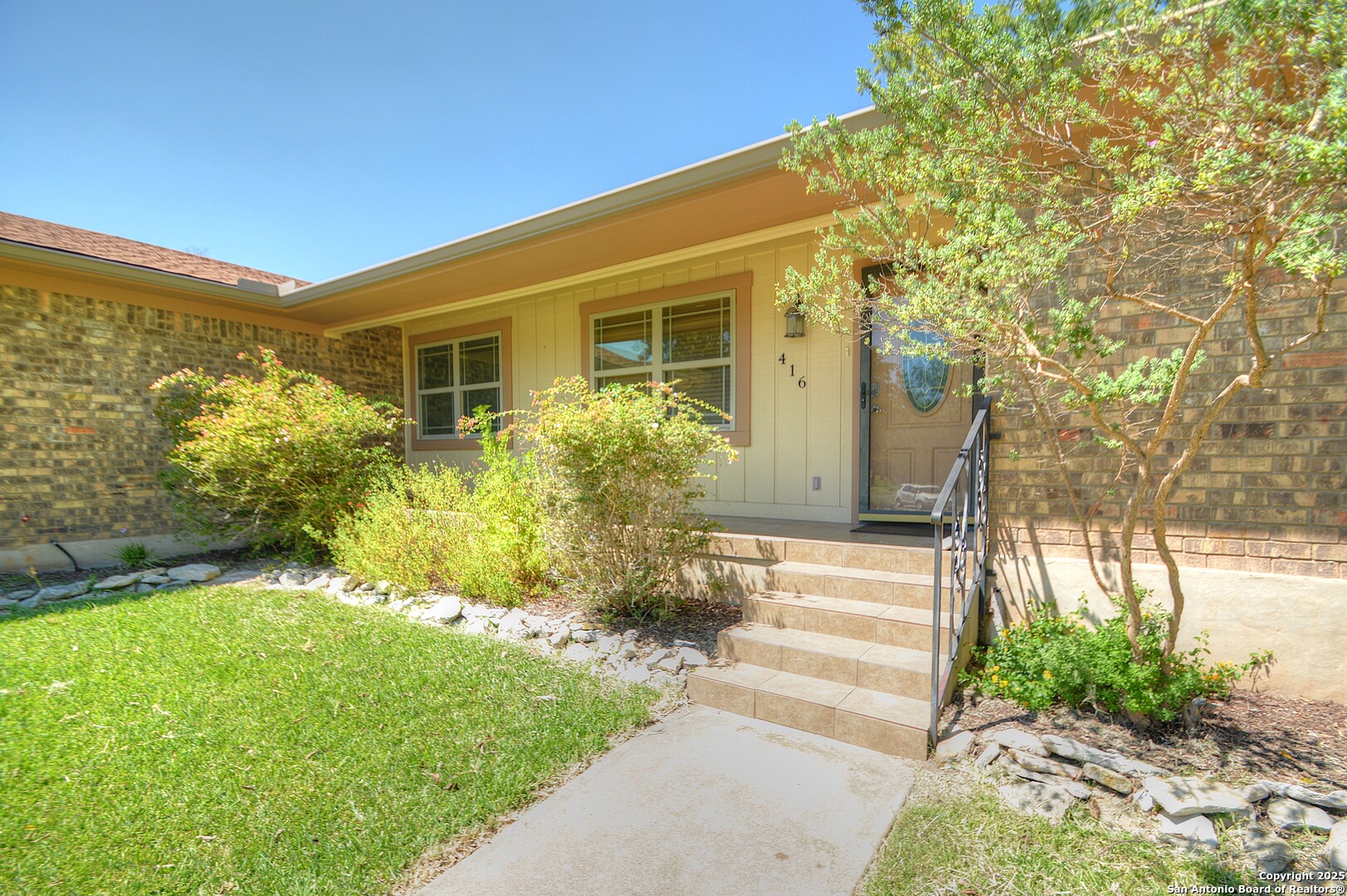 416 Valley Kerrville, TX 78028 - Photo 4 of 53