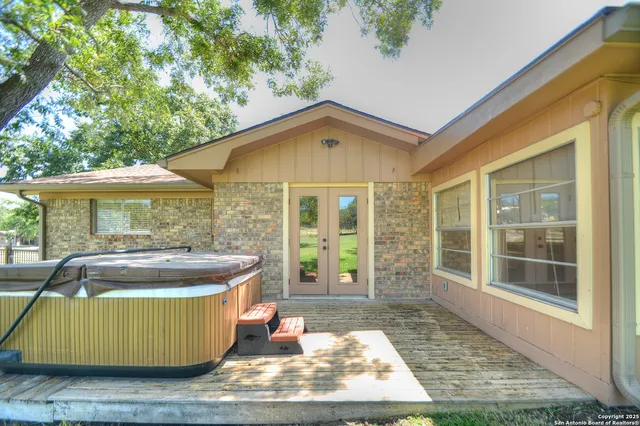 $460,000 | 416 Valley, Kerrville, TX 78028