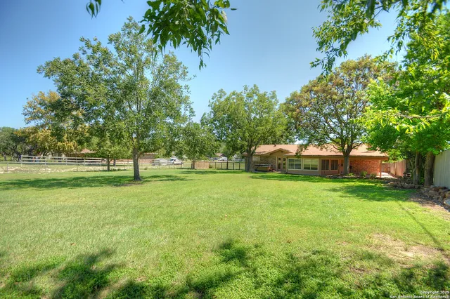 $460,000 | 416 Valley, Kerrville, TX 78028