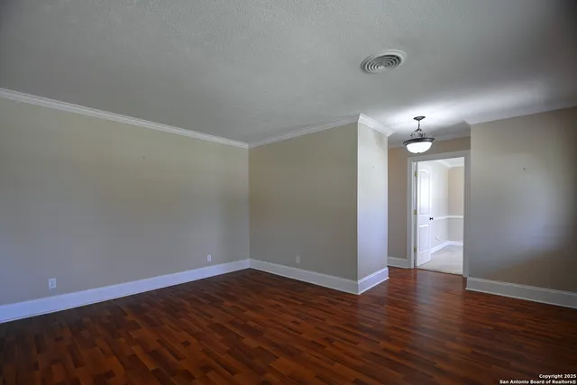 $460,000 | 416 Valley, Kerrville, TX 78028