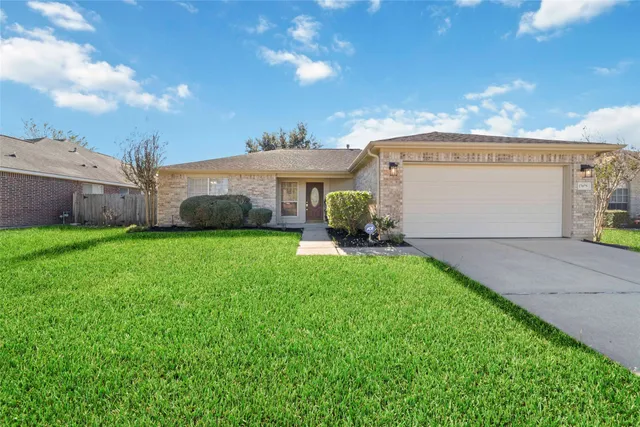 $2,000 | 17075 Great Glen Drive, Houston, TX 77084