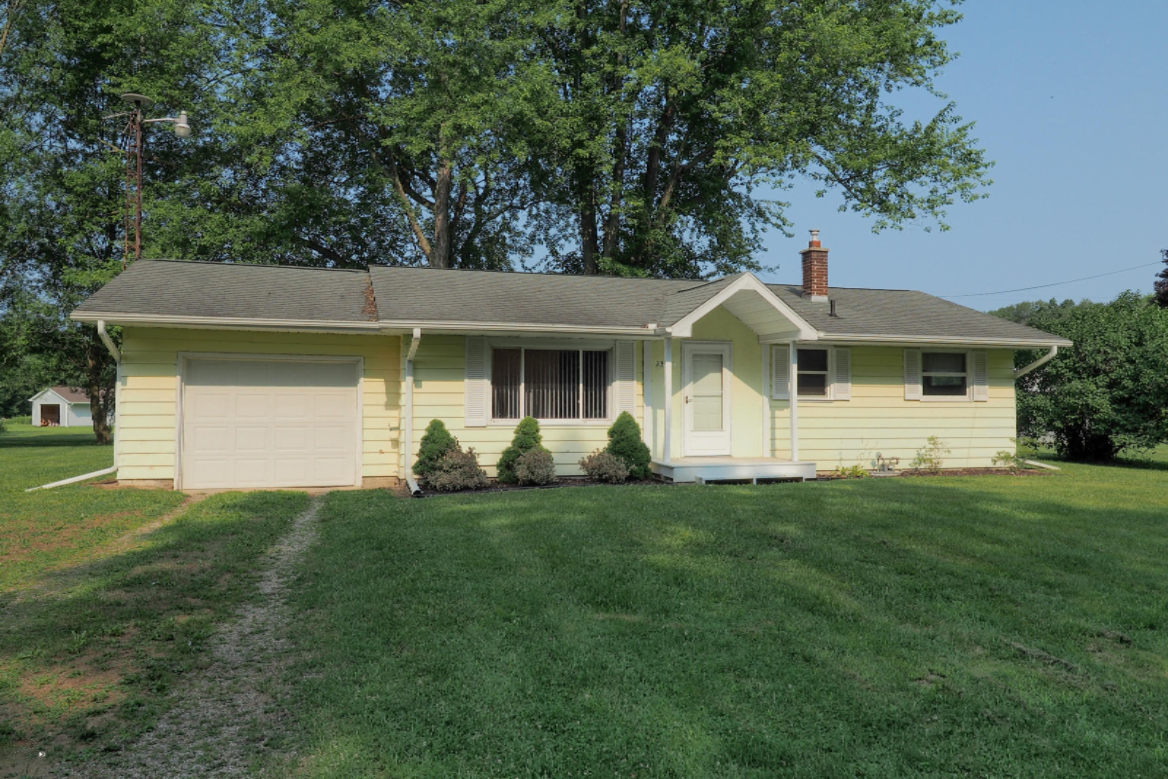 23581 Struwin Road Battle Creek, MI 49017 - Photo 2 of 20 23581 Struwin Rd-102