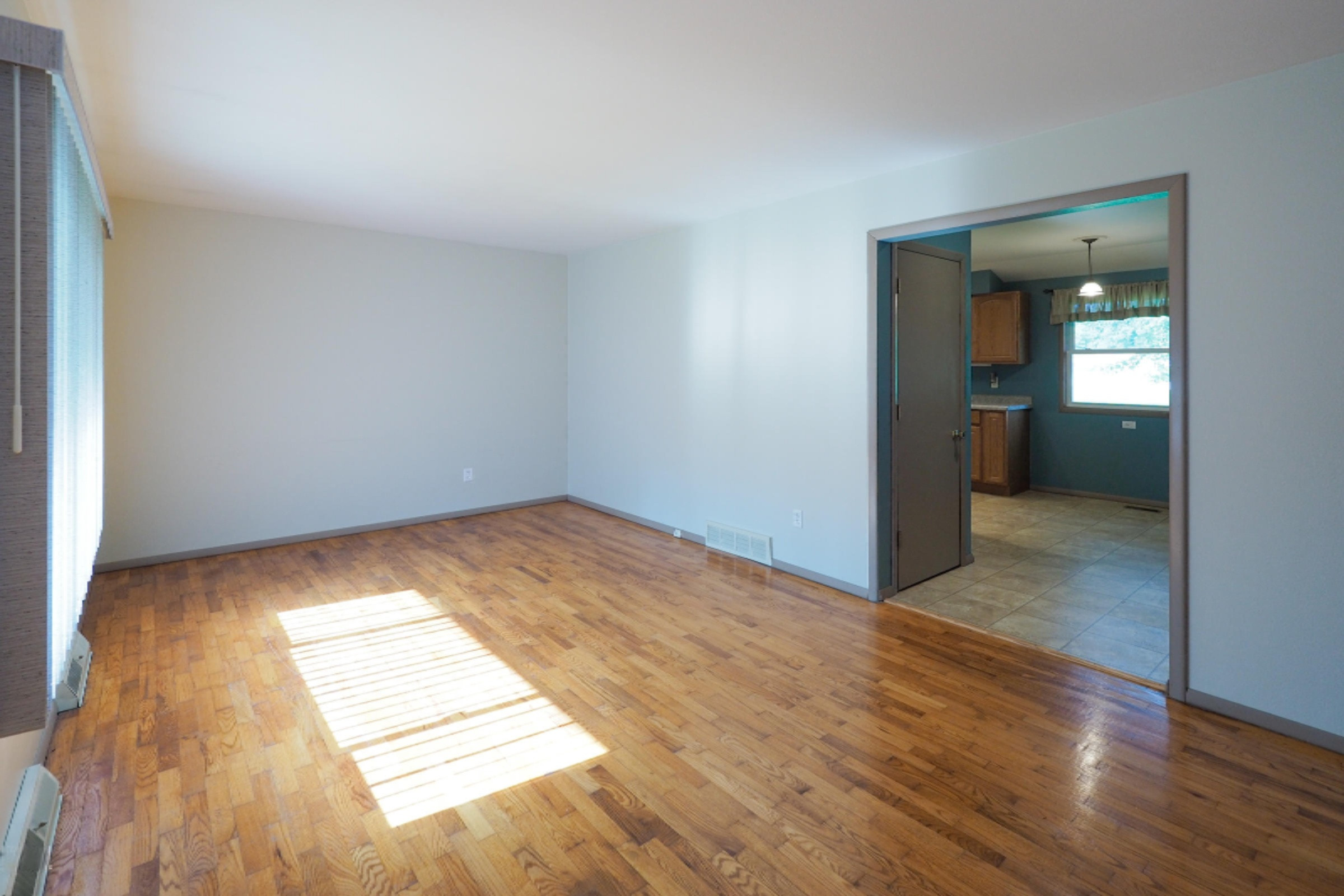 23581 Struwin Road Battle Creek, MI 49017 - Photo 4 of 20 23581 Struwin Rd-104