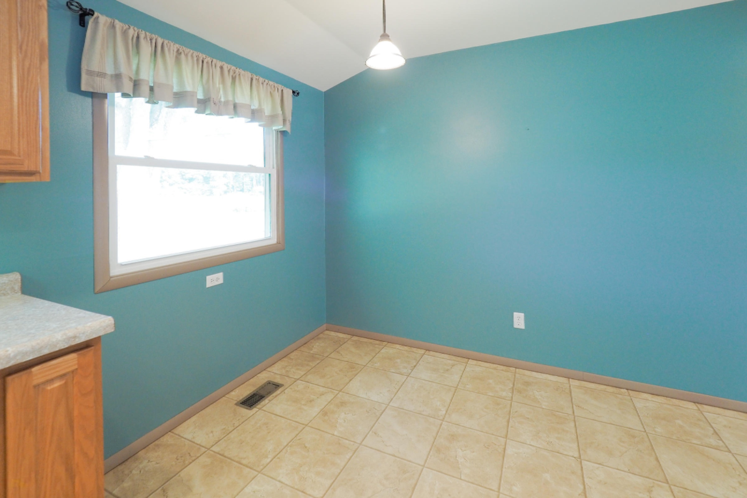 23581 Struwin Road Battle Creek, MI 49017 - Photo 9 of 20 23581 Struwin Rd-109