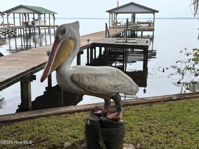 $654,500 | 802 Canal Cove Road, Lake Waccamaw, NC 28450