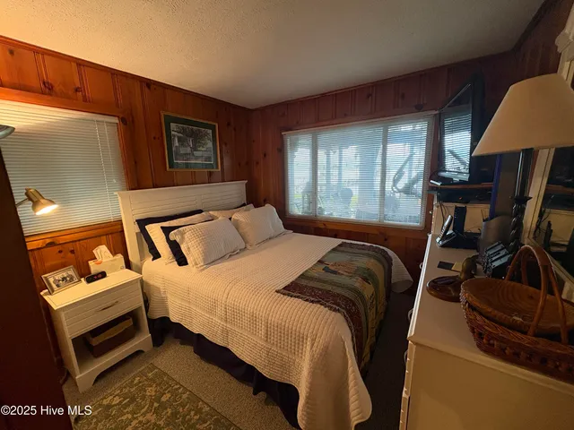 $654,500 | 802 Canal Cove Road, Lake Waccamaw, NC 28450