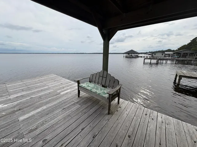 $654,500 | 802 Canal Cove Road, Lake Waccamaw, NC 28450