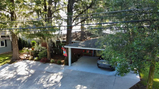 $654,500 | 802 Canal Cove Road, Lake Waccamaw, NC 28450