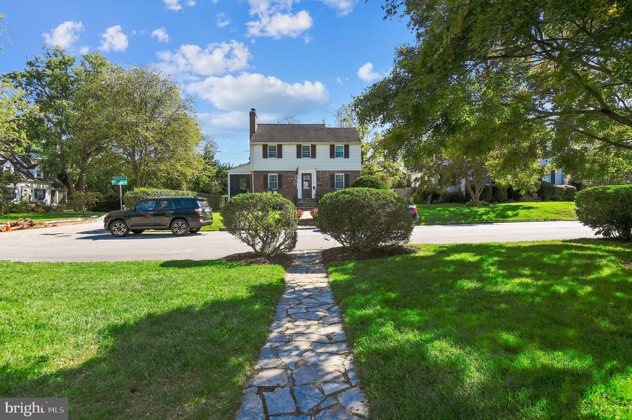 214 South Tyrone Road Baltimore, MD 21212 - Photo 3 of 46 Front flagstone walkway