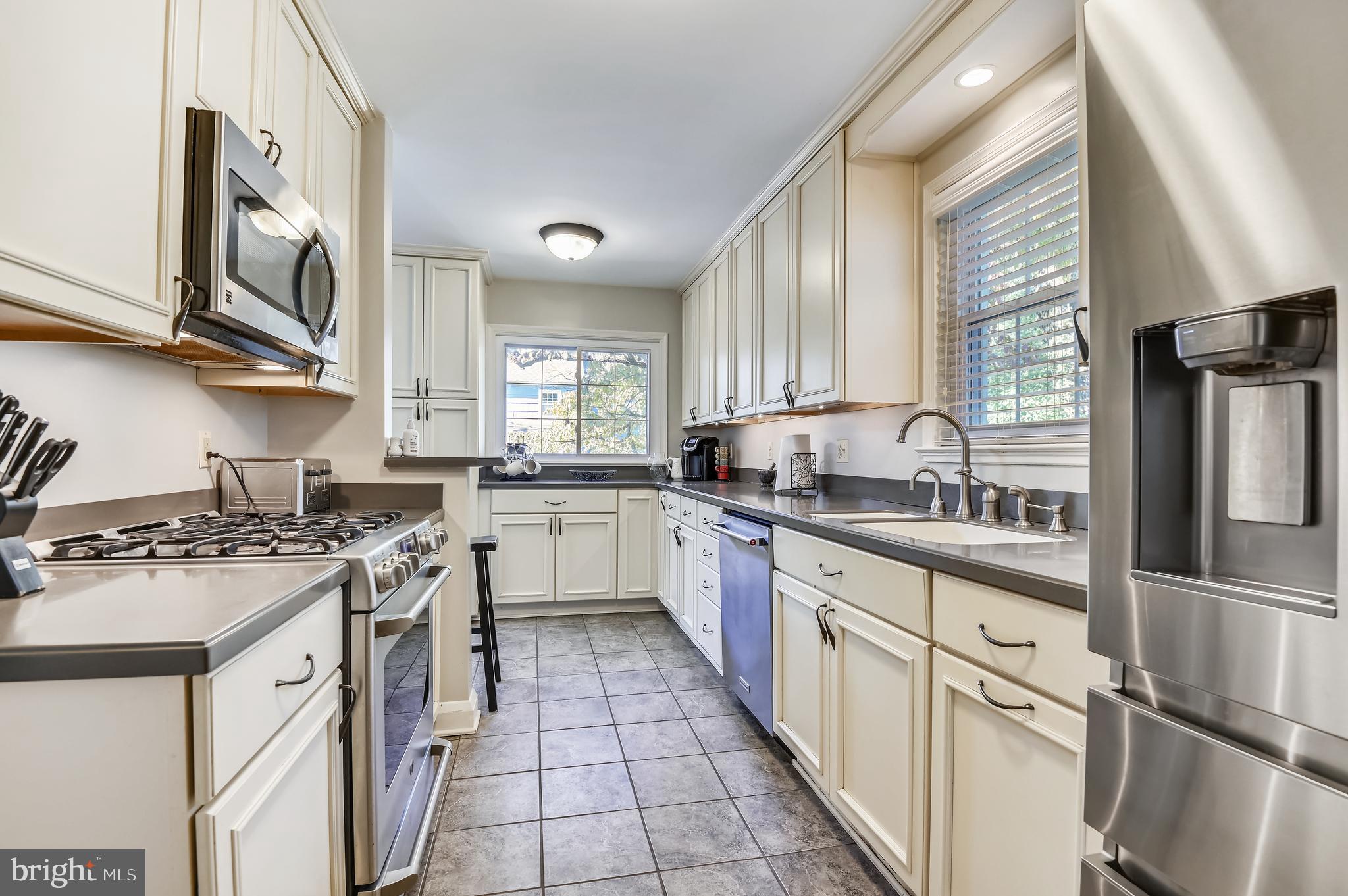 214 South Tyrone Road Baltimore, MD 21212 - Photo 21 of 46 Updated kitchen