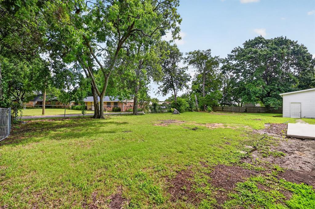 372 Tooley Street Van Alstyne, TX 75495 - Photo 36 of 40