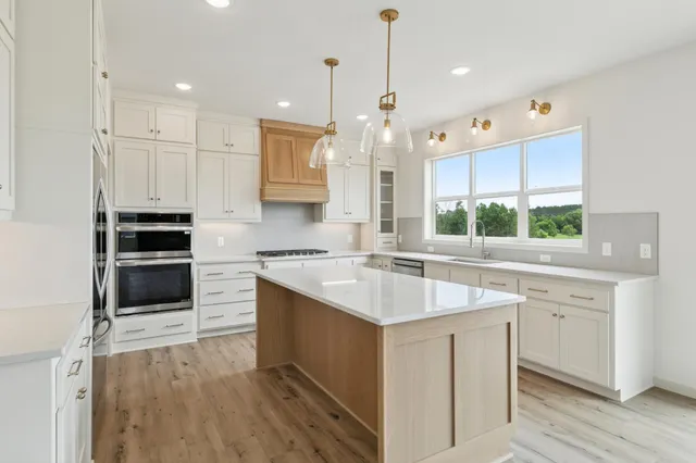 $670,000 | 21928 Edison Street Northeast, East Bethel, MN 55011