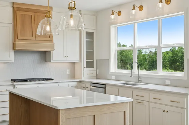 $670,000 | 21928 Edison Street Northeast, East Bethel, MN 55011