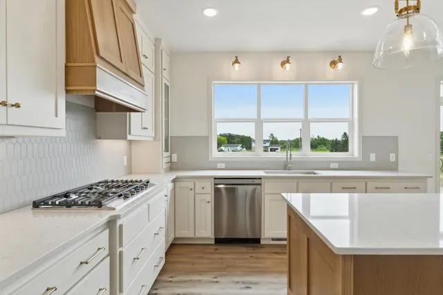 $670,000 | 21928 Edison Street Northeast, East Bethel, MN 55011