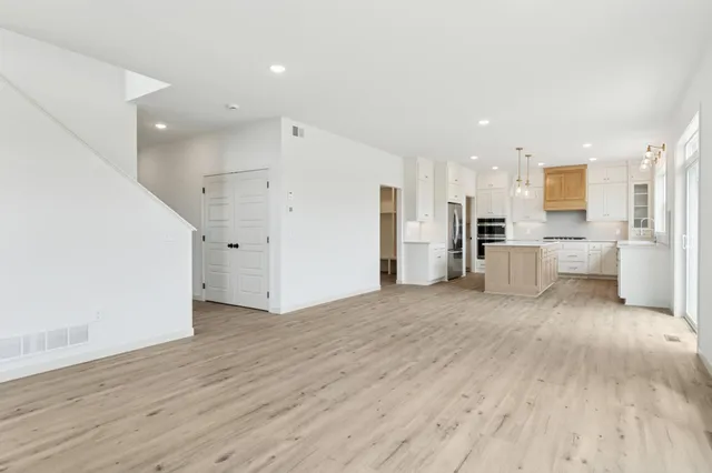 $670,000 | 21928 Edison Street Northeast, East Bethel, MN 55011