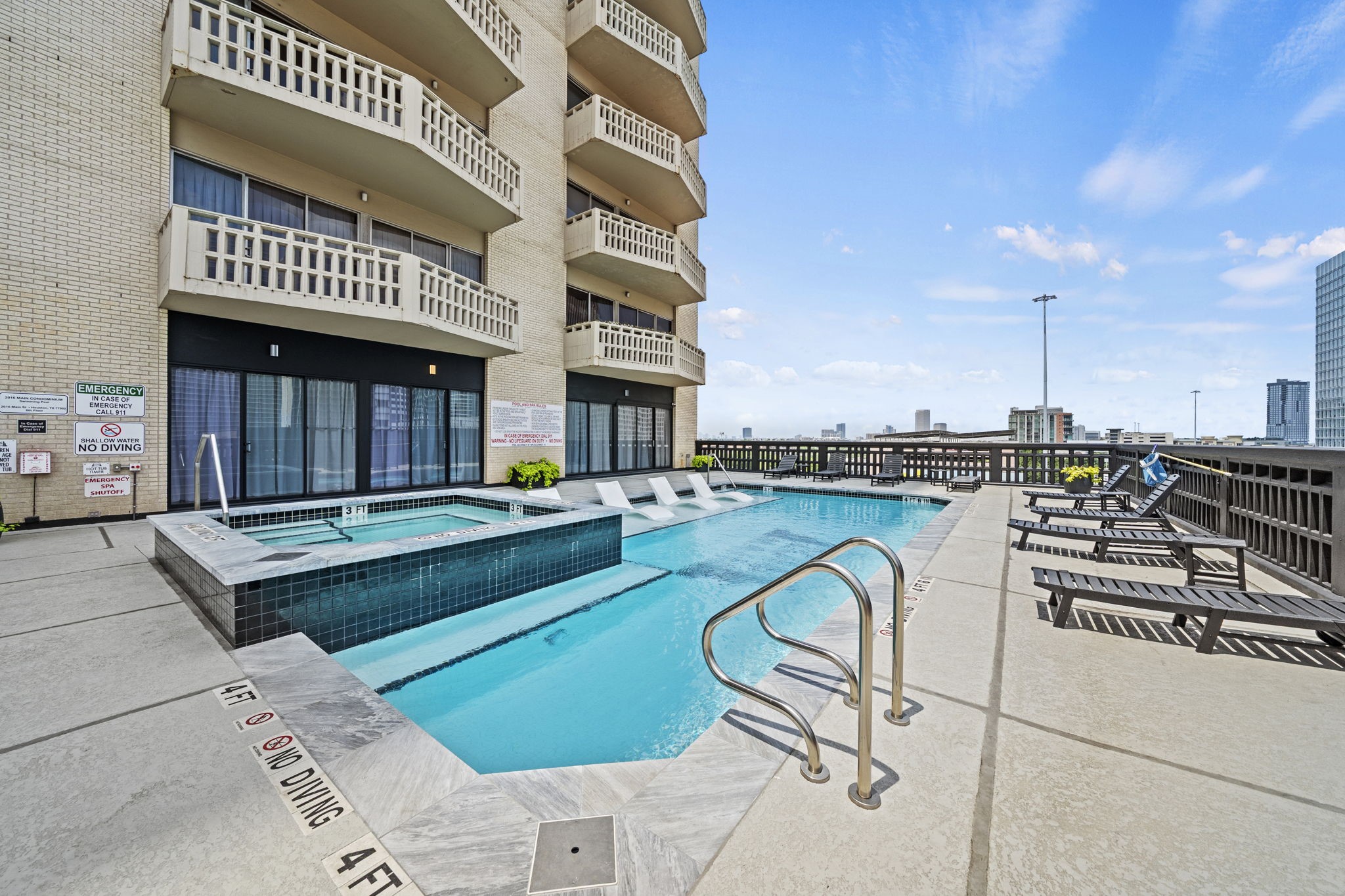 2016 Main Street, Unit 2302 Houston, TX 77002 - Photo 7 of 34 Resort-style pool is just one of the many amenities this building has to offer.