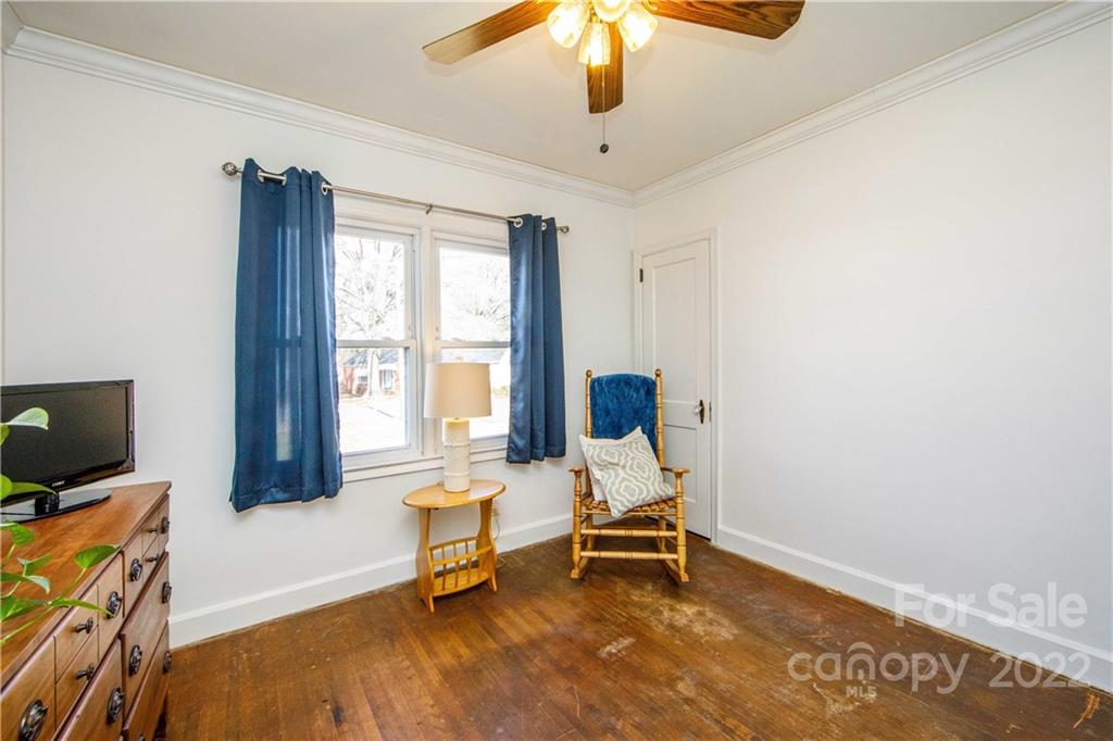 3200 Dublin Road Charlotte, NC 28208 - Photo 37 of 48 a living room with furniture and a flat screen tv
