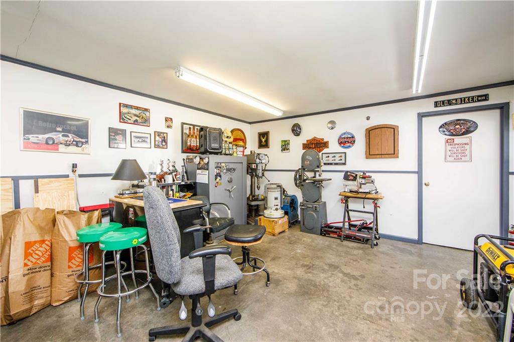 3200 Dublin Road Charlotte, NC 28208 - Photo 40 of 48 a view of a room with gym equipment