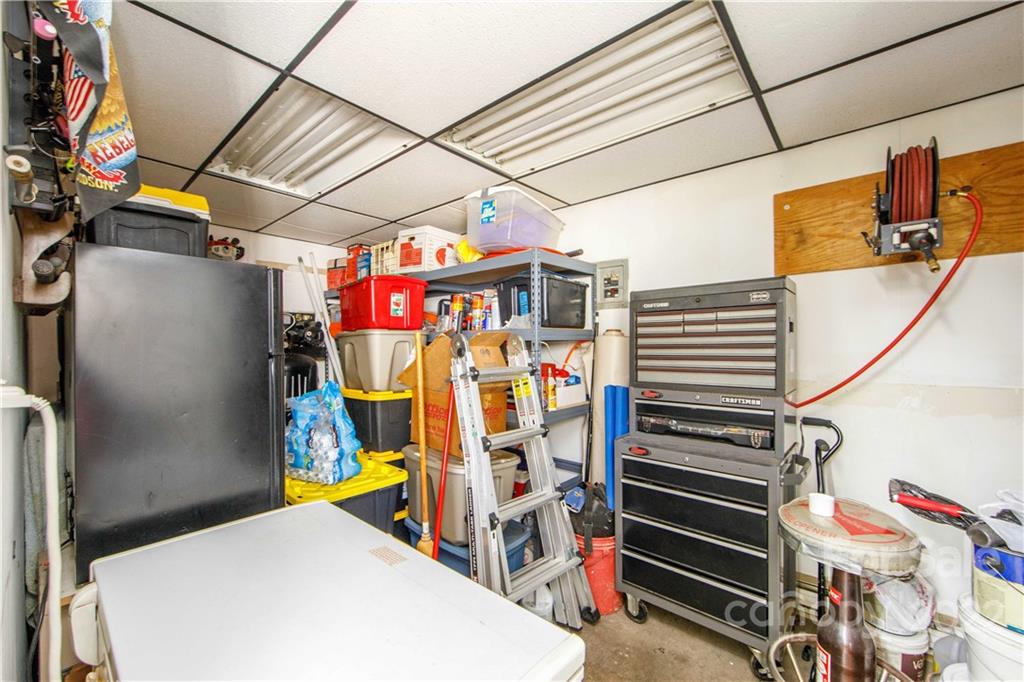 3200 Dublin Road Charlotte, NC 28208 - Photo 42 of 48 a view of garage