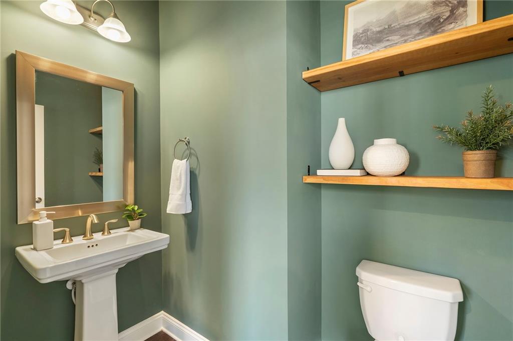 2045 Atz Cove Atlanta, GA 30341 - Photo 8 of 47