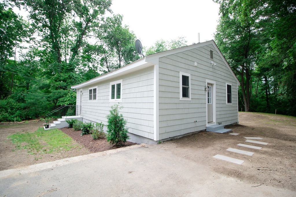 14 Buttonwood Road Halifax, MA 02338 - Photo 3 of 19 Gallery Image 3