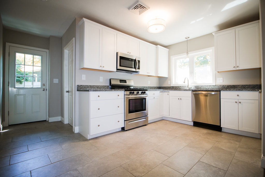 14 Buttonwood Road Halifax, MA 02338 - Photo 8 of 19 Gallery Image 8