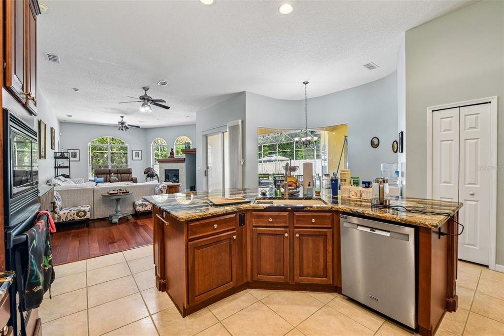 1344 Tall Maple Loop Oviedo, FL 32765 - Photo 8 of 36