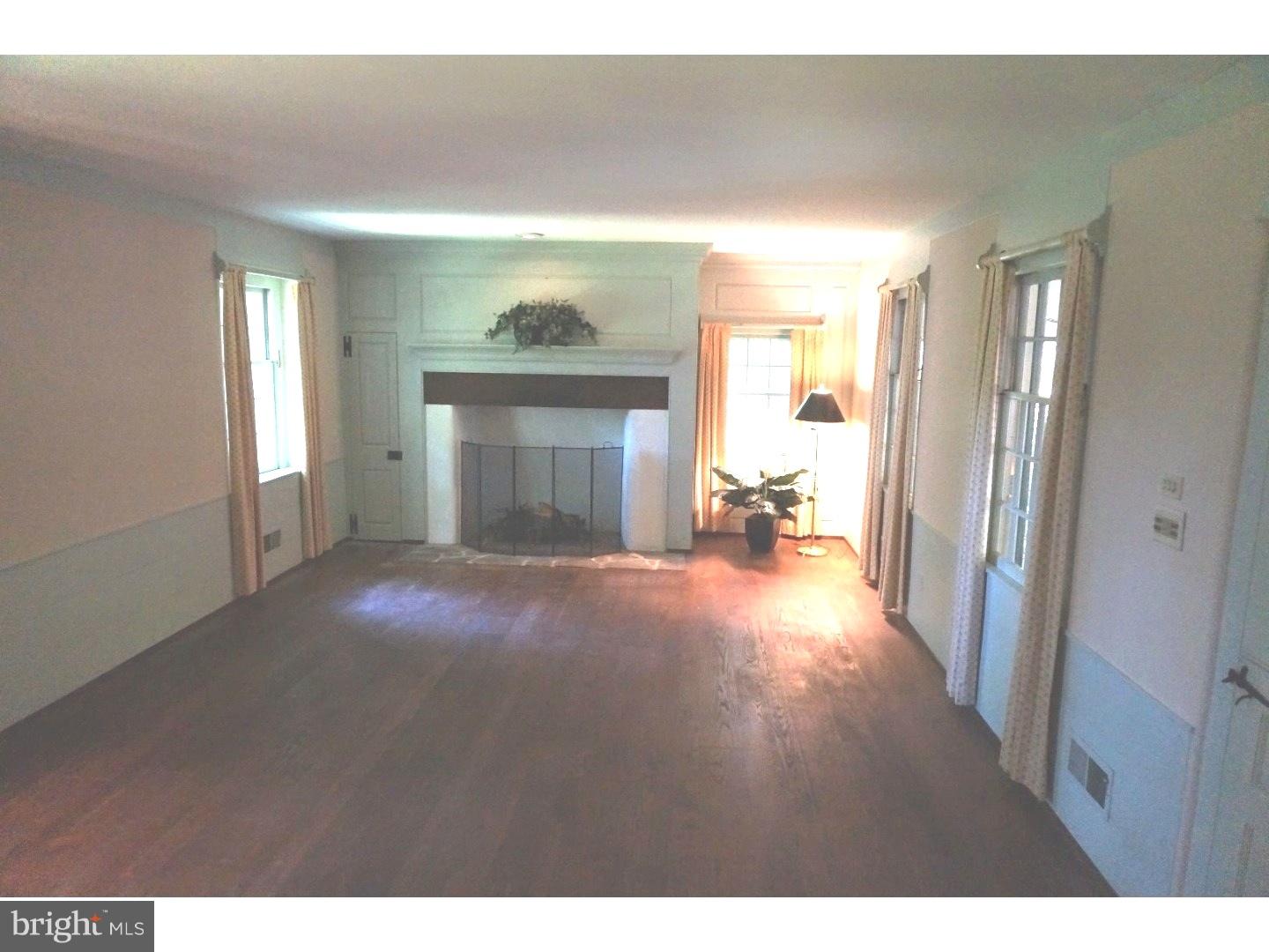 770 Pugh Road Wayne, PA 19087 - Photo 5 of 25 Living Room