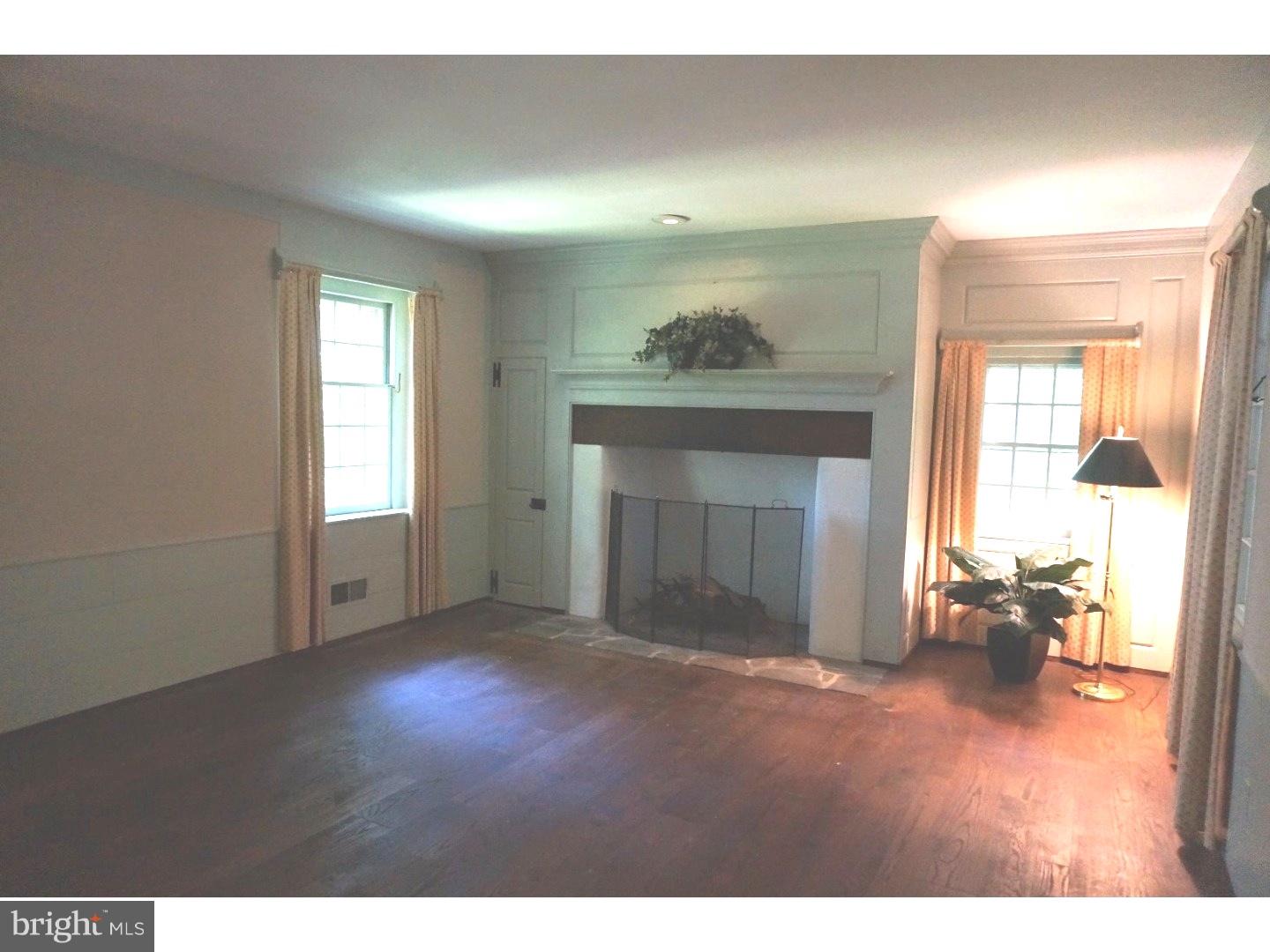 770 Pugh Road Wayne, PA 19087 - Photo 8 of 25 Living Room
