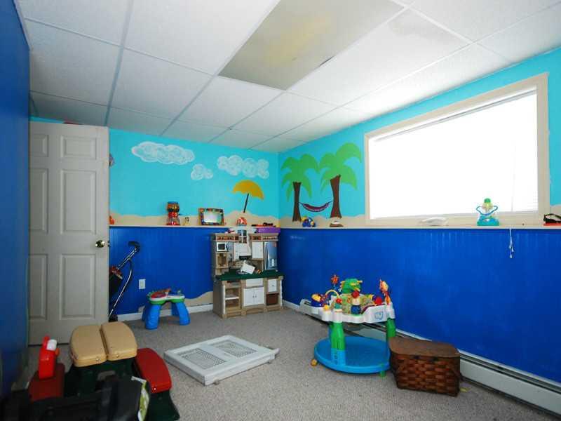 323 Lewiston Road New Gloucester, ME 04260 - Photo 24 of 34 Den/Family/Great Room.