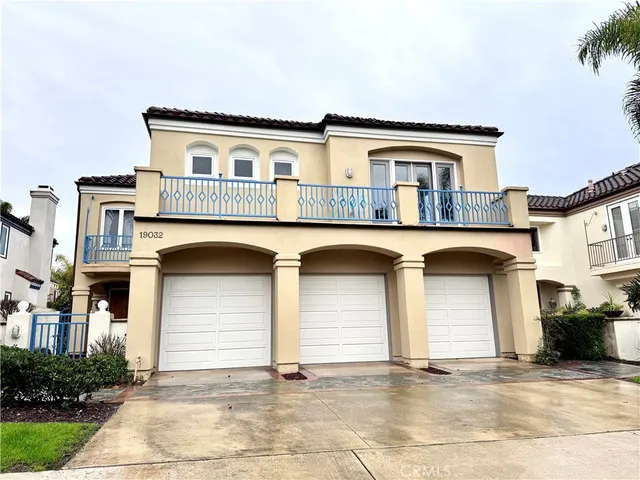 $8,000 | 19032 Avondale Lane, Huntington Beach, CA 92648