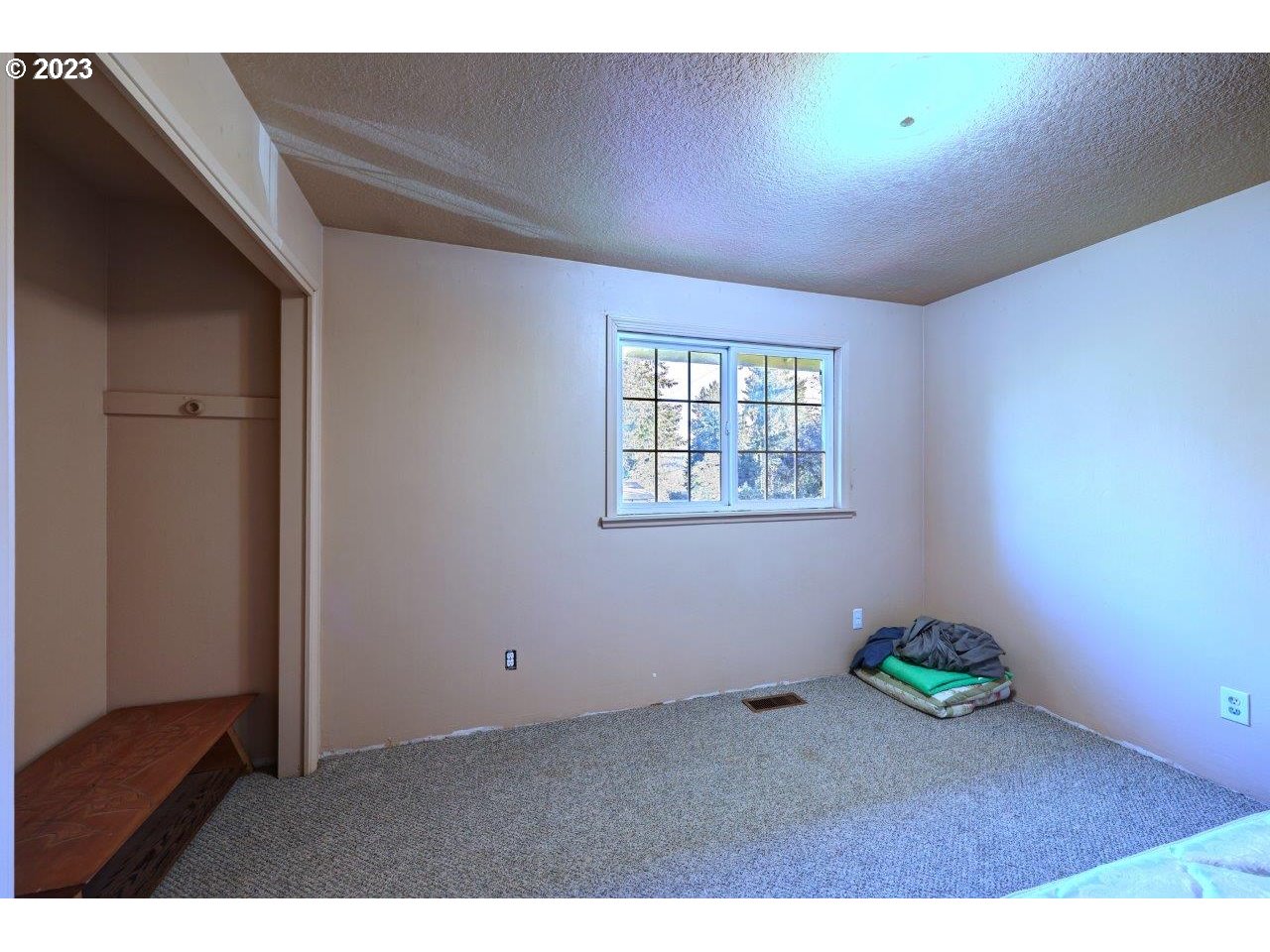 93066 Knappa Dock Road Astoria, OR 97103 - Photo 19 of 29 a view of empty room with front door
