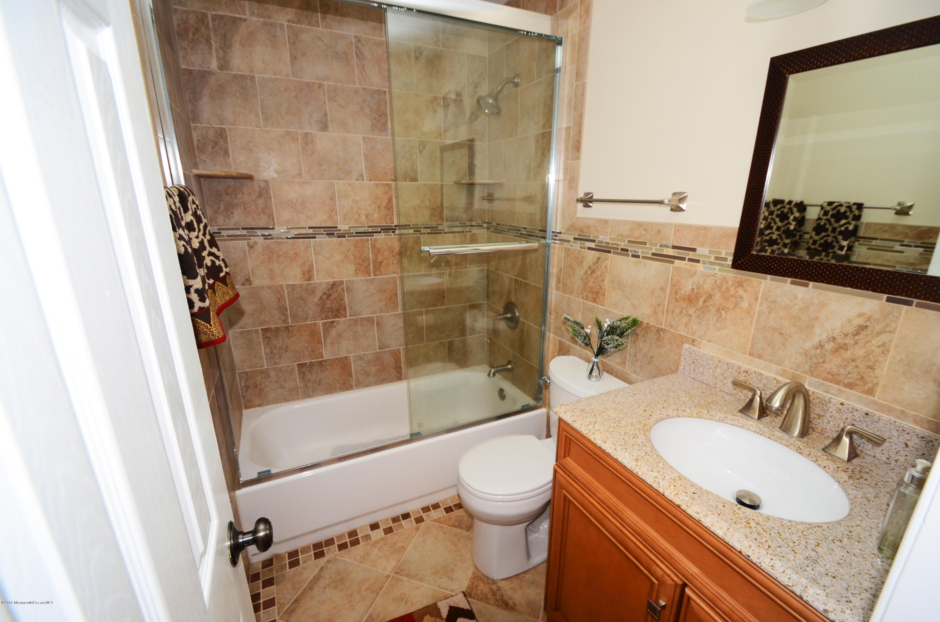121 Starlight Road Howell, NJ 07731 - Photo 11 of 19 DSC_0406
