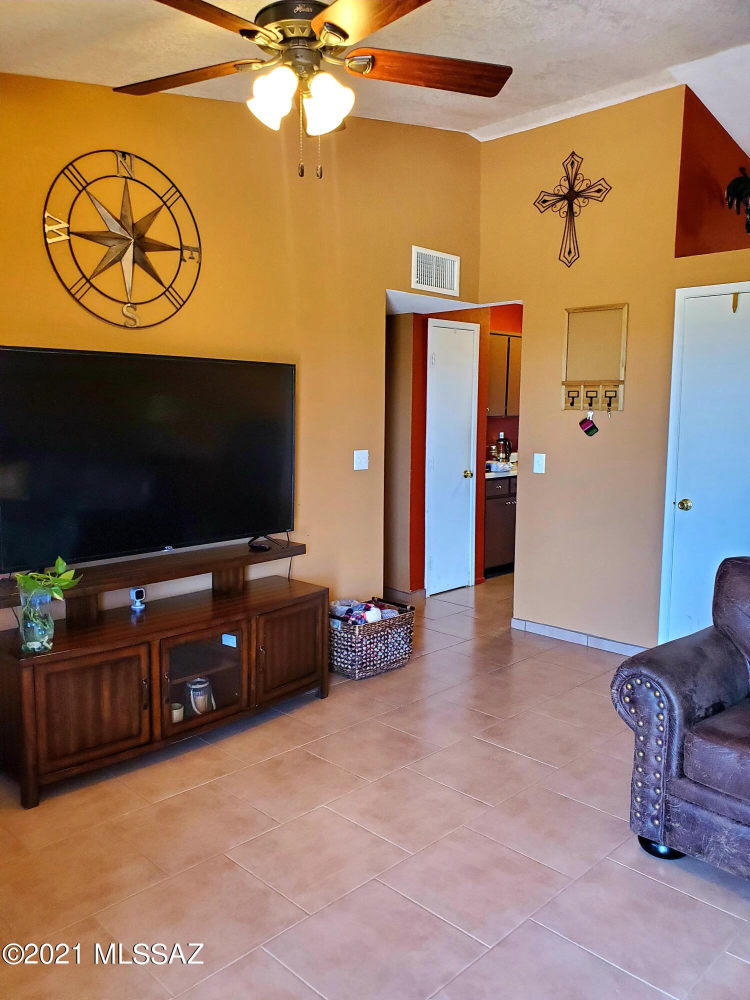 923 Via Orizaba Rio Rico, AZ 85648 - Photo 3 of 10