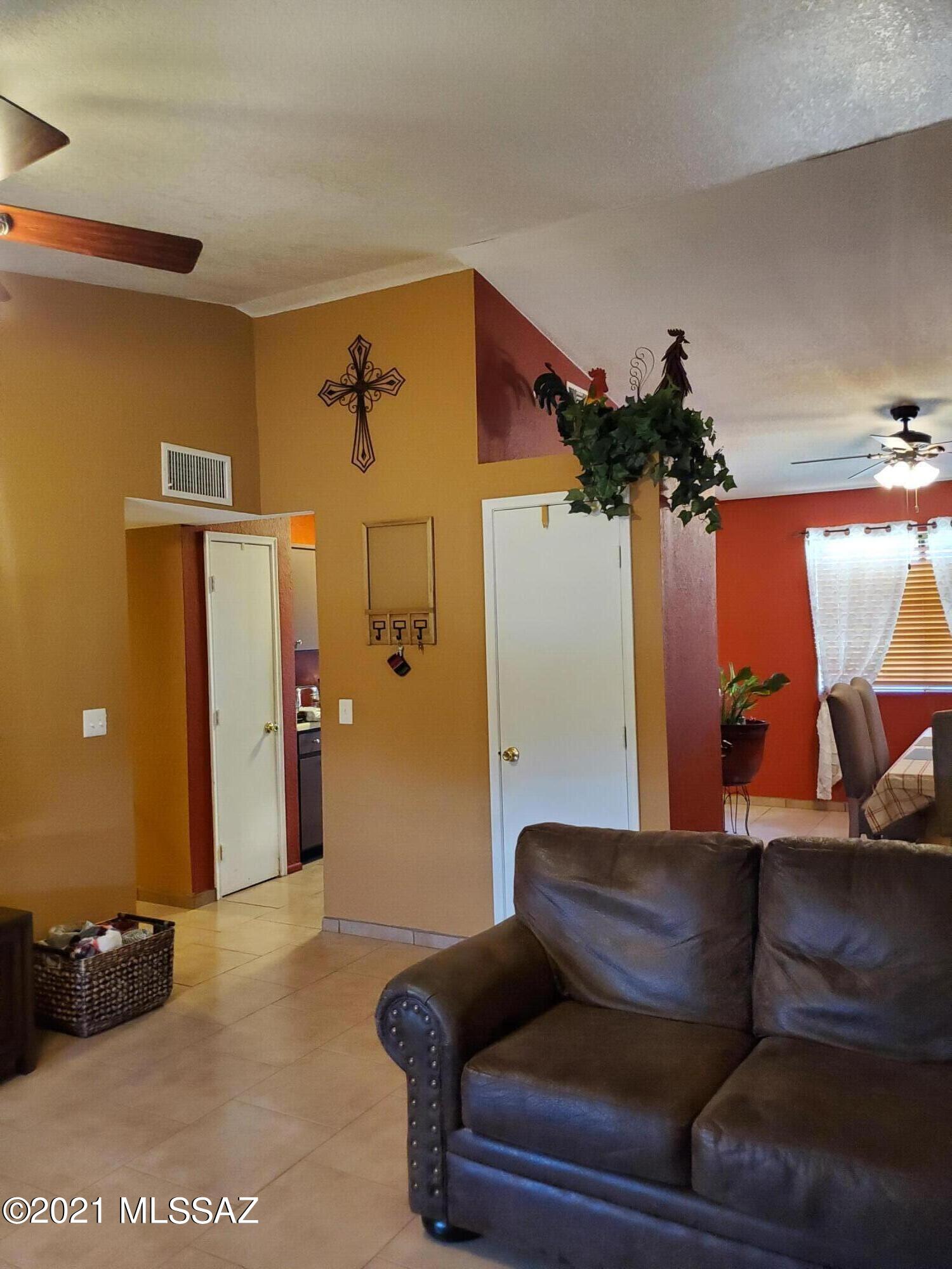 923 Via Orizaba Rio Rico, AZ 85648 - Photo 6 of 10