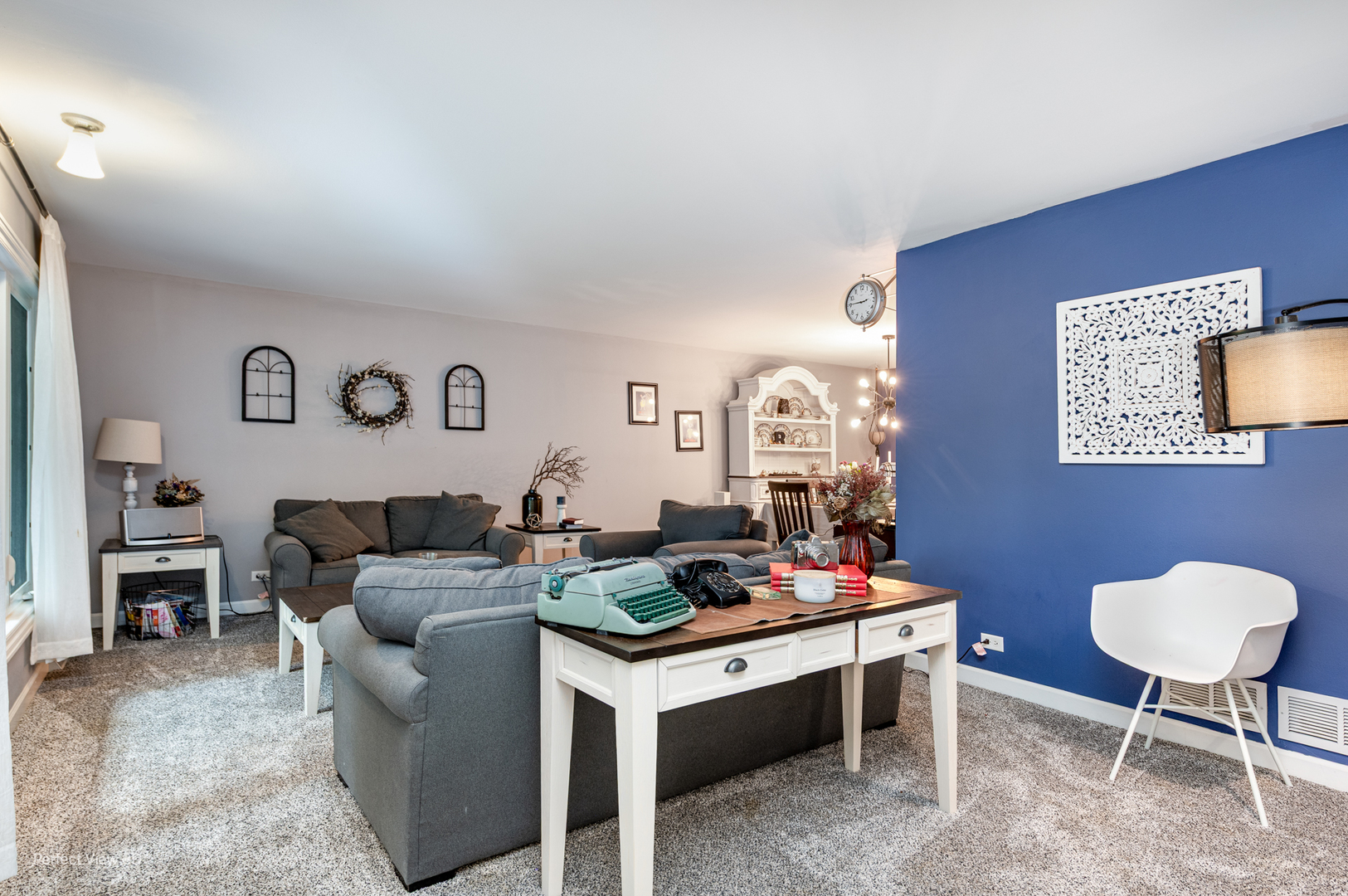 20131 East Brightway Road Mokena, IL 60448 - Photo 3 of 26 a living room with furniture and a table