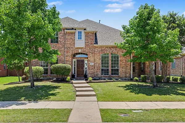$685,000 | 1041 Crystal Lake Drive, Frisco, TX 75036